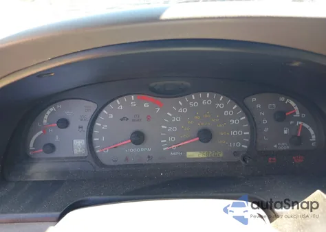 2002 Toyota Sequoia Sr5 V8 z USA, uszkodzony, nr VIN 5TDBT44A32S104685